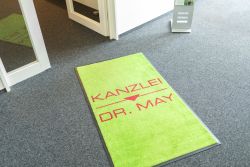 Dr. May fachliche und persönliche Förderung aller Mitarbeiter